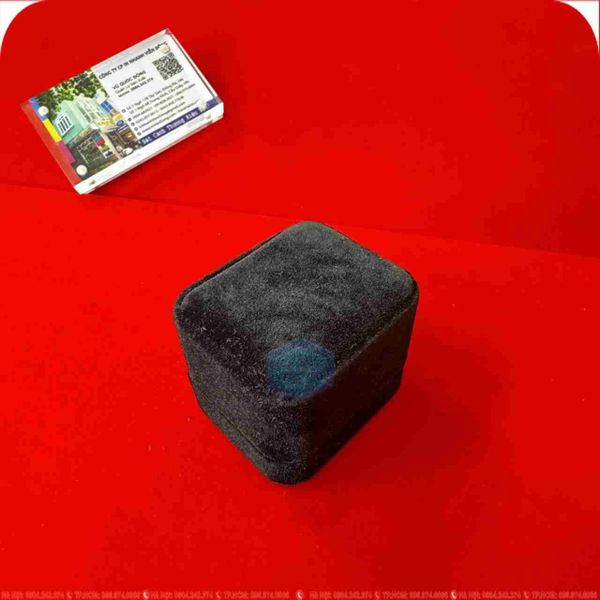 HOP - DUNG NHAN CUOI