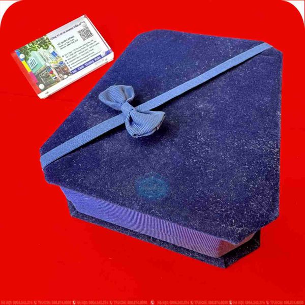 HOP - DUNG NHAN CUOI