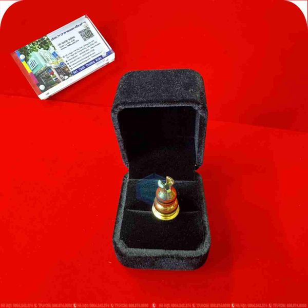 HOP - DUNG NHAN CUOI