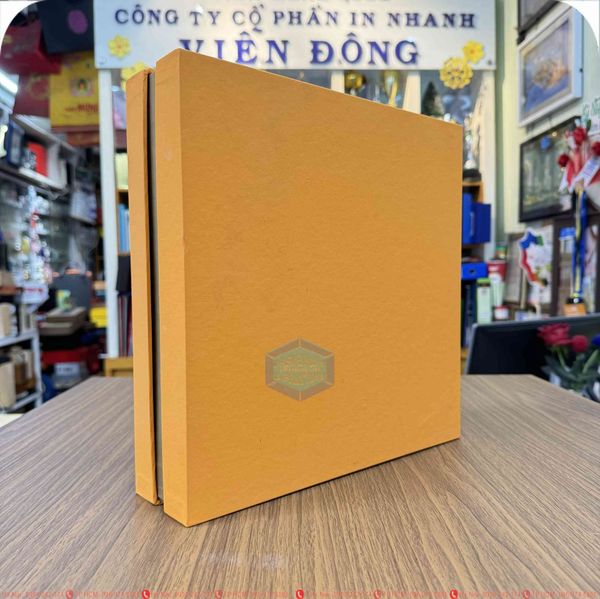 hop - cao - cap - mau- vang