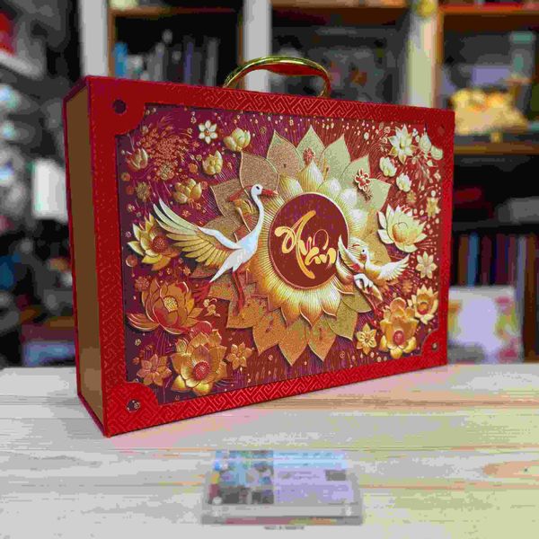 HỘP ĐỰNG QUÀ TẾT CÓ SẴN NĂM 2025