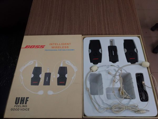 Micro Đeo Tai Bosss UHF