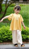  Bộ quần áo bé gái lụa MLS 2902 vàng ánh trăng 