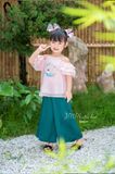  Bộ quần áo bé gái yếm lụa J8290 hồng ngọt ngào 