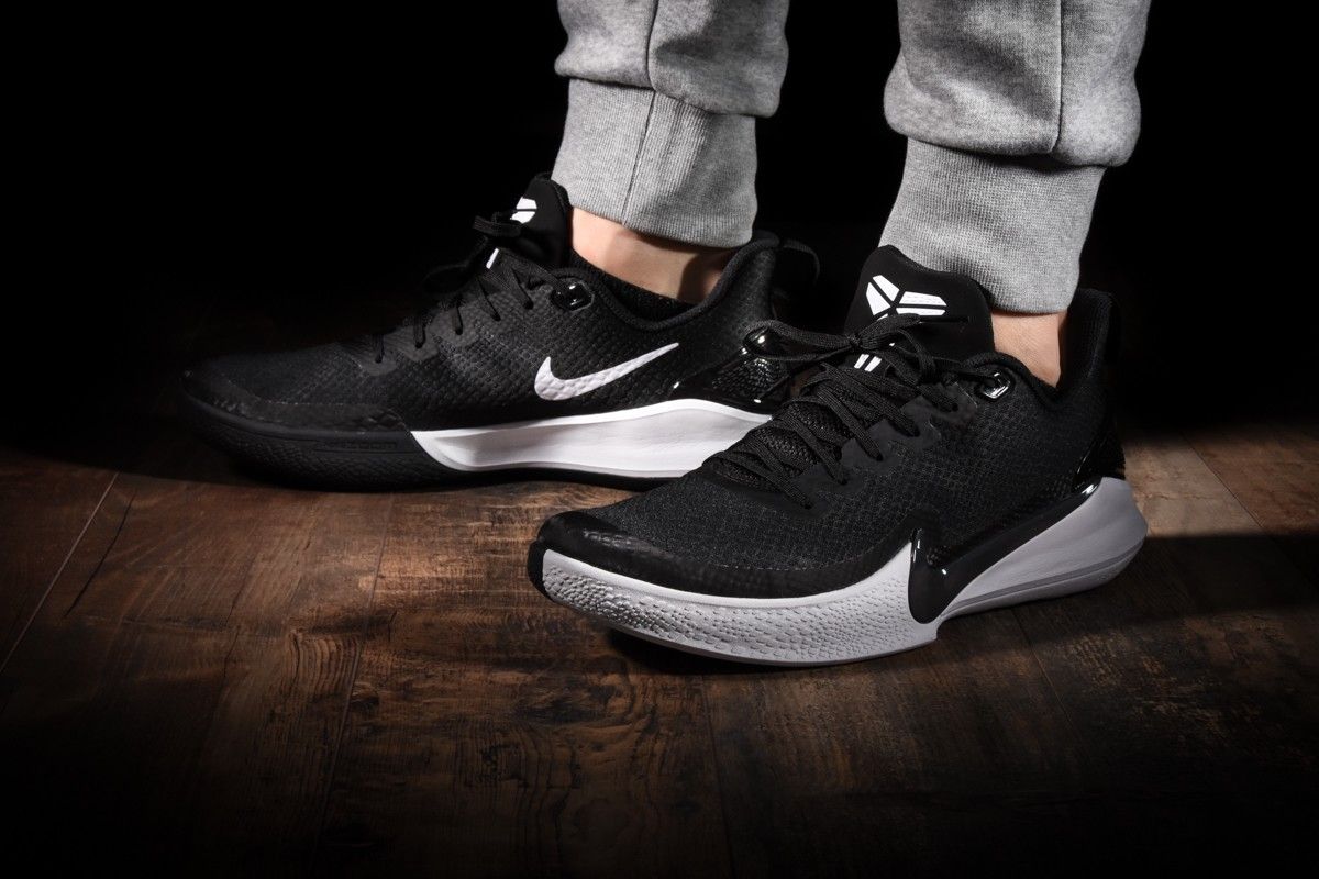 black and white mamba focus