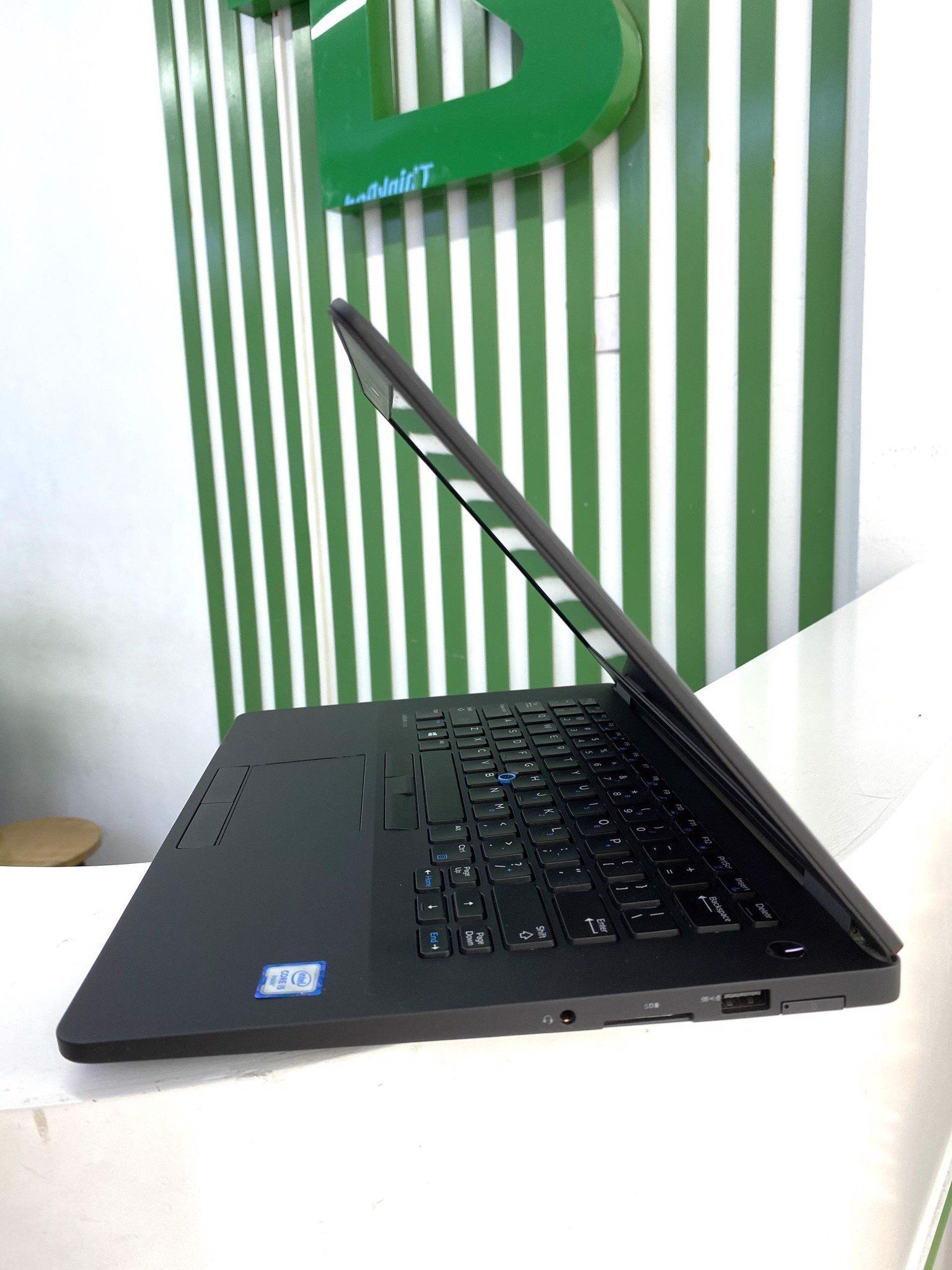 Laptop Cũ Dell Latitude E7470 Core i5-6300U/8GB/SSD256GB, 14