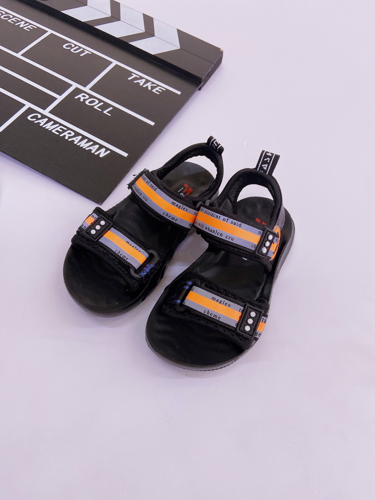 Sandal quai sọc màu 3 chấm