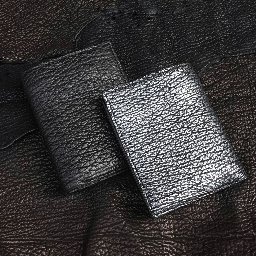 Ví gấp dáng ngang da cá mập