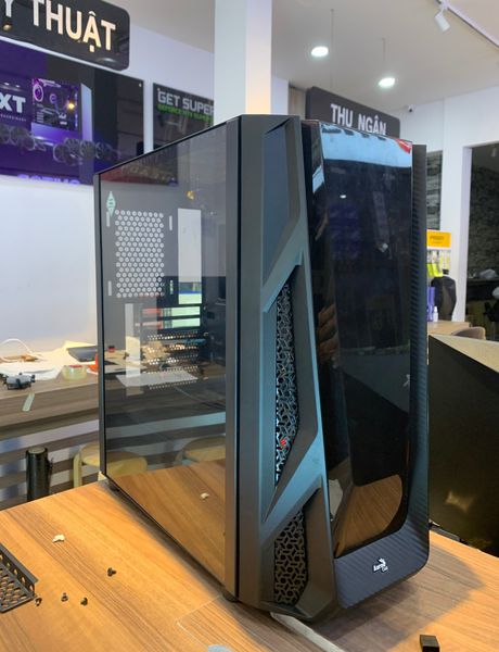 CASE AEROCOOL NIGHT HAWK - MẶT MIKA 2nd