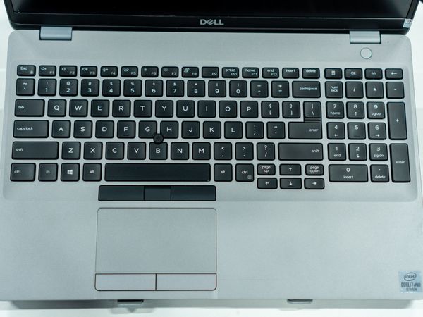 LAPTOP DELL LATITUDE 5510 CORE i7-10610U | 8GB RAM | 256GB SSD | 15,6