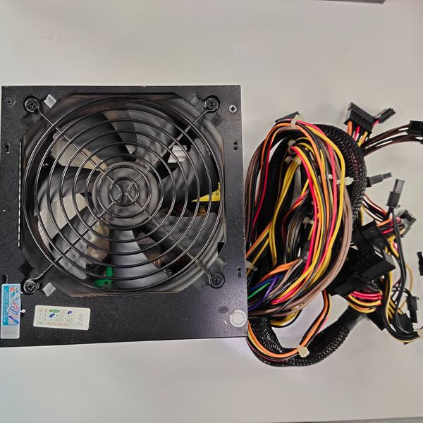 Nguồn ACBER 570W TORA HBH