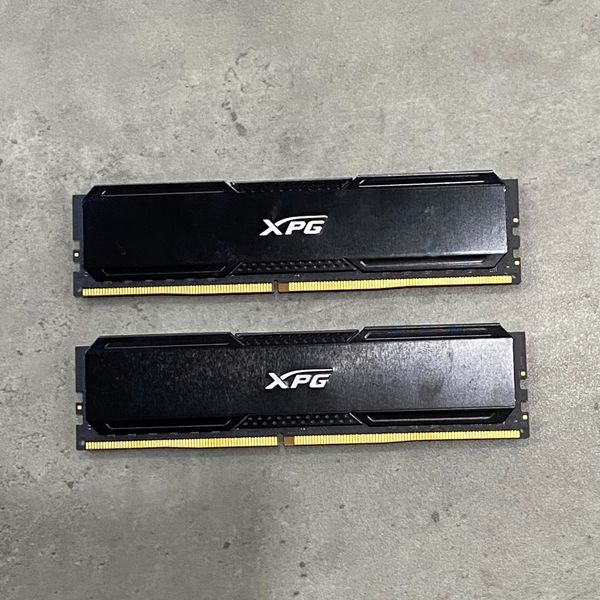 RAM DDR4 8GB ADATA XPG GAMMIX D20 BUSS 3200 BH 1 THÁNG