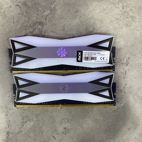 RAM DDR4 8GB ADATA XPG SPECTRIX D60G BUSS 3200 GREY RGB BH 1 THÁNG