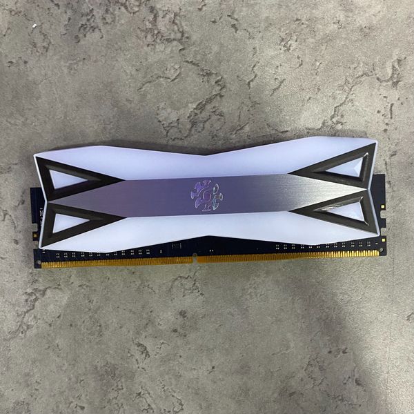 RAM DDR4 8GB ADATA XPG SPECTRIX D60G BUSS 3200 GREY RGB BH 1 THÁNG