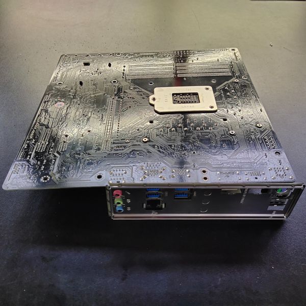 Main ASROCK B560M PRO 4 BH 1 THÁNG