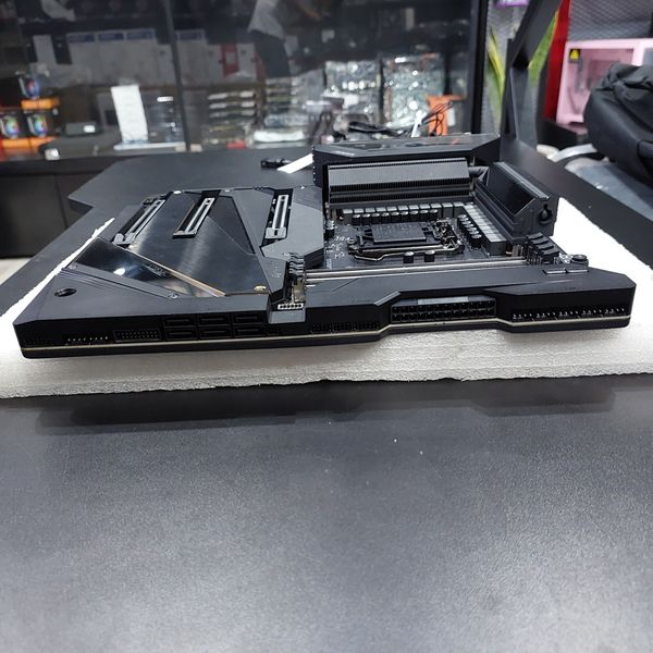MAIN GIGA Z590 AORUS XTREME BH 1 THÁNG