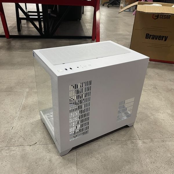 Case César Bravery White 2ND BH 1 THÁNG