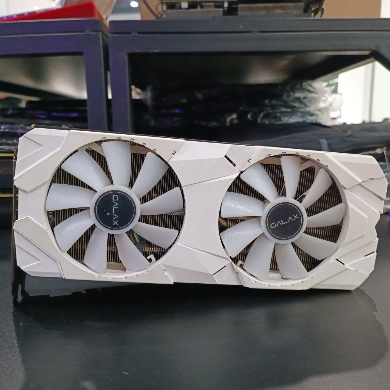 GeForce RTX 2070 8GB GDDR6 256bits White Mini 1 Click New