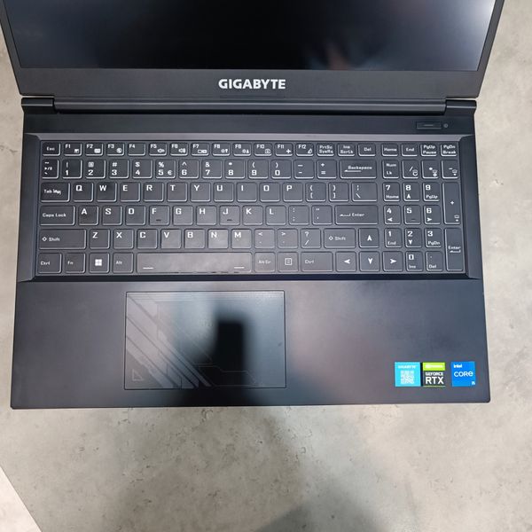 LAPTOP GAMING GIGABYTE G5 GE-51VN263SH CORE i5-12500H | RTX 3050 4GB | 16GB RAM | 512GB SSD | 15.6