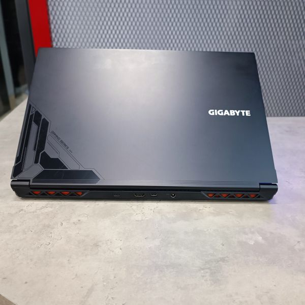 LAPTOP GAMING GIGABYTE G5 GE-51VN263SH CORE i5-12500H | RTX 3050 4GB | 16GB RAM | 512GB SSD | 15.6