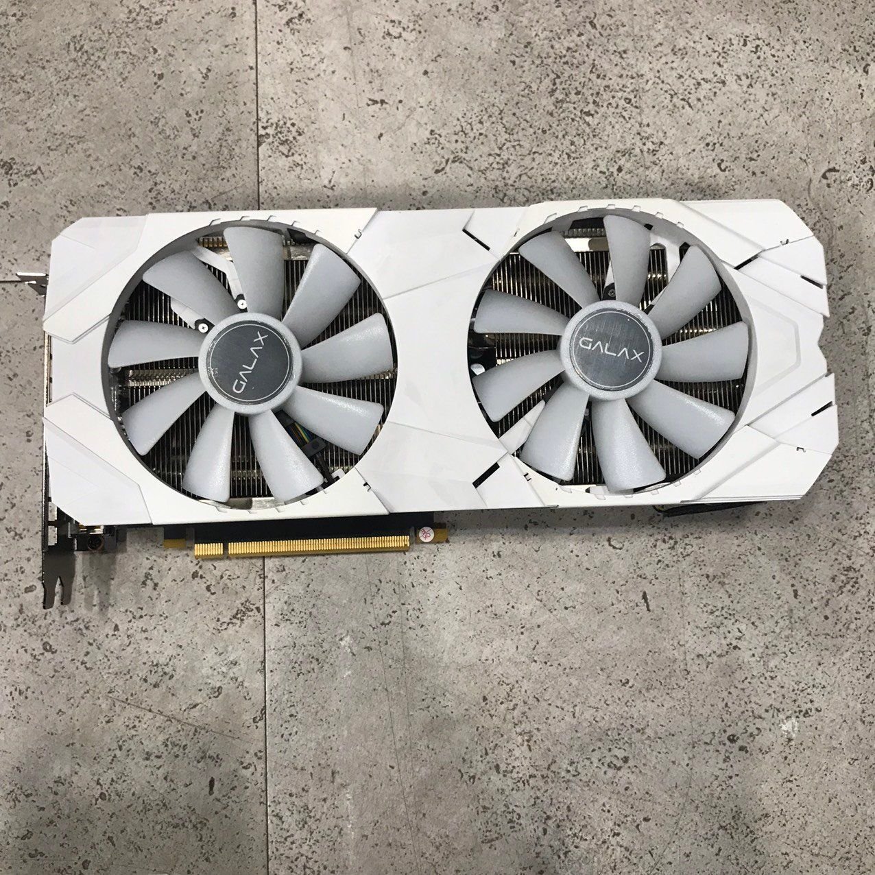 【中古】Geforce RTX 2080 WHITE2 Amazon.com: Gigabyte GeForce RTX 2080 Gaming OC White 8G