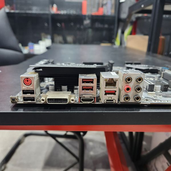 MAIN MSI B450 TOMAHAWK MAX BH 1 THÁNG