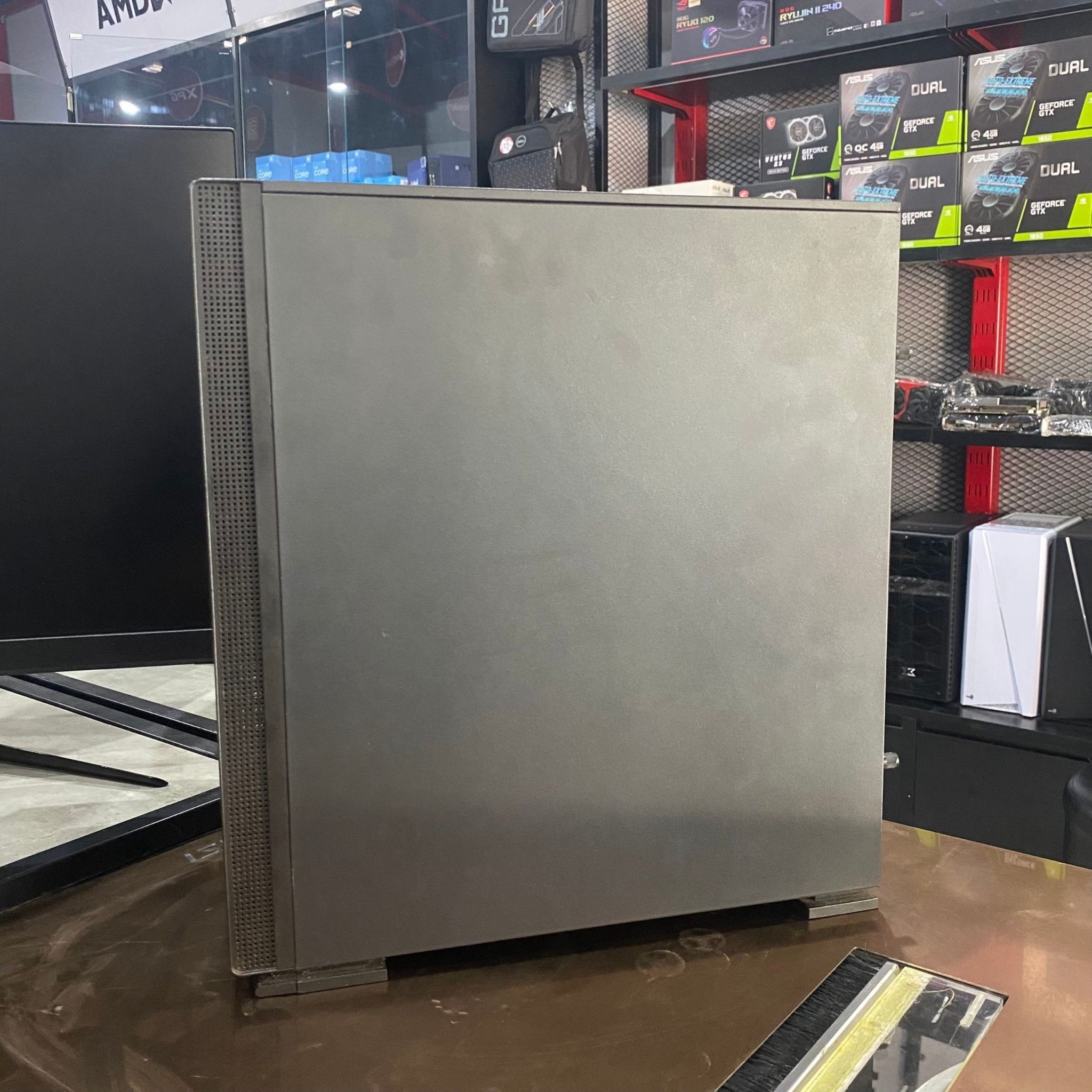 CASE XIGMATEK NYC BLACK 2ND Máy Tính Biên Hòa