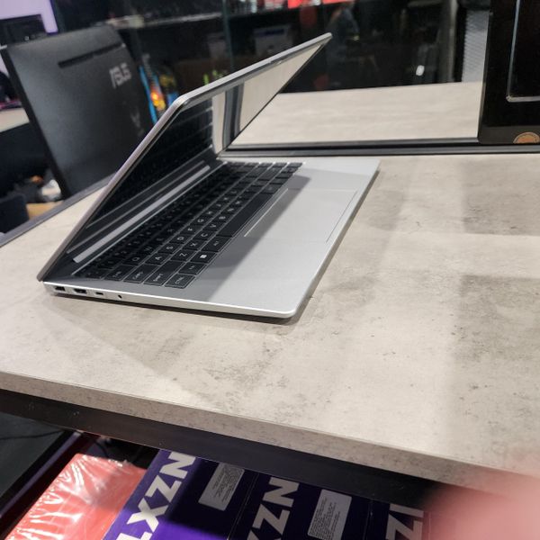 LAPTOP HP 245 G10 RYZEN 5-7520U | 8GB RAM | 512GB SSD | 14