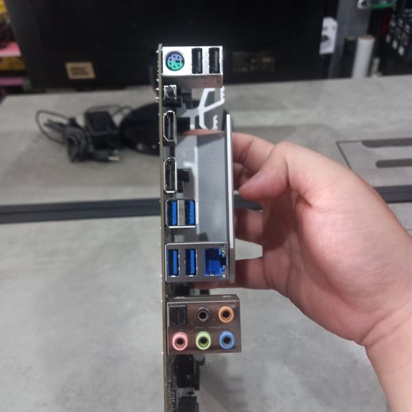 Main ASROCK B660 STEEL LEGEND DDR4 BH 1 THÁNG