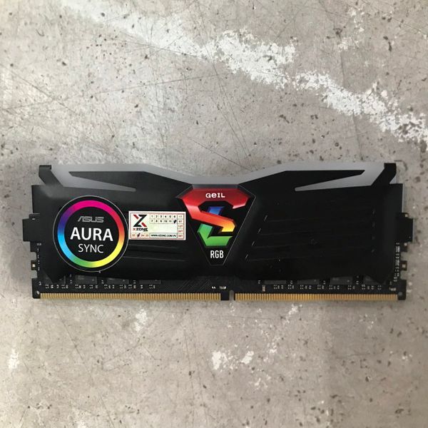 RAM DDR4 8GB GEIL SUPER LUCE 3200 BH 1 THÁNG