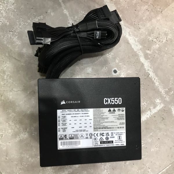 NGUỒN Corsair 550W CX550 RGB Black 80 Plus Bronze BH 1 THÁNG