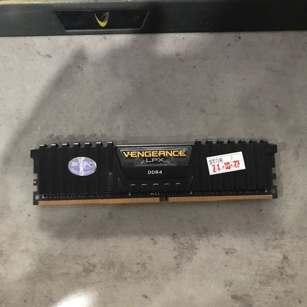 RAM DDR4 16GB CORSAIR VENGEANCE LPX 3200 BH 1 THÁNG