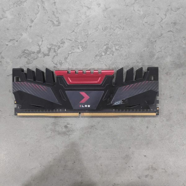RAM DDR4 8GB PNY XLR8 BUSS 3200 RGB BH 1 THÁNG