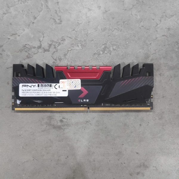 RAM DDR4 8GB PNY XLR8 BUSS 3200 RGB BH 1 THÁNG