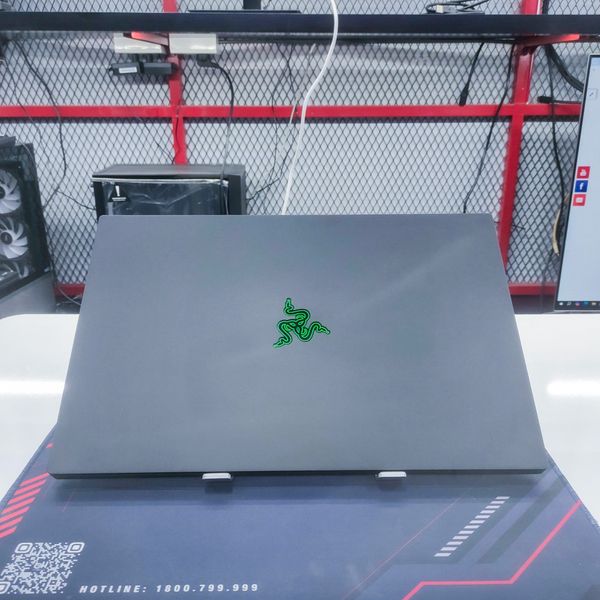 Laptop Razer Blade Pro 17 | i7 9750H |32GB RAM| SSD 1TB| RTX 2070 8GB | 144Hz FULLBOX BH 1 THÁNG