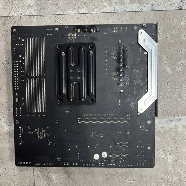 MAIN ASROCK B550M STEEL LEGEND BH 1 THÁNG