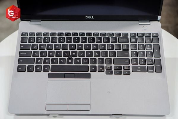 LAPTOP DELL LATITUDE 5510 CORE i7-10610U | 8GB RAM | 256GB SSD | 15,6