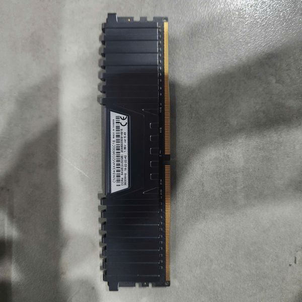 RAM DDR4 32GB CORSAIR VENGEANCE LPX 3600 BH 1 THÁNG