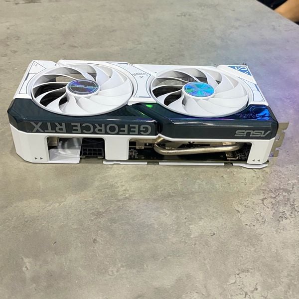 VGA ASUS RTX 4060 DUAL OC 8GB GDDR6 WHITE BH HÃNG T7/2027
