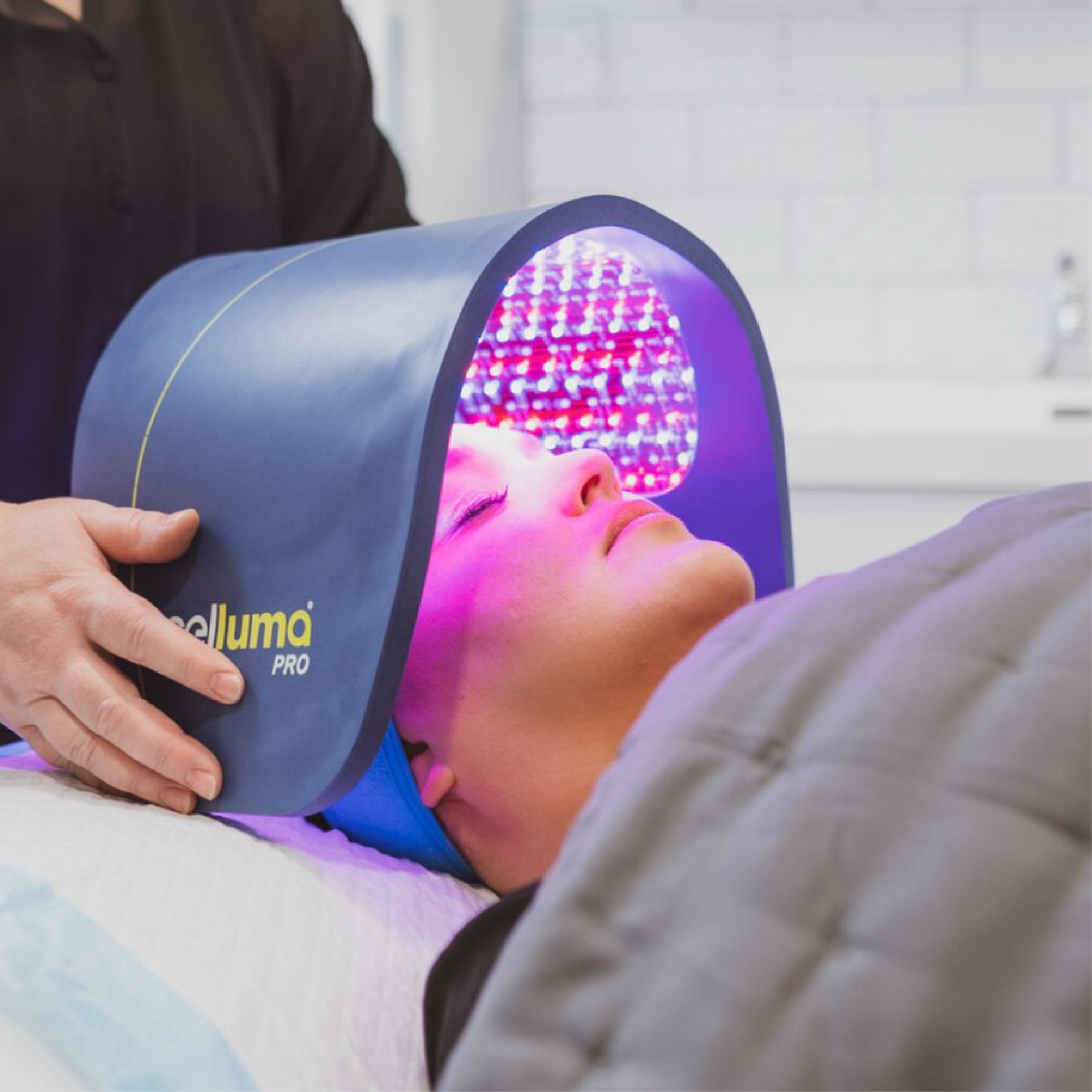 Thiết bị điều trị mụn, trẻ hóa da, tăng sinh collagen, giảm đau, liền thương - Celluma Pro