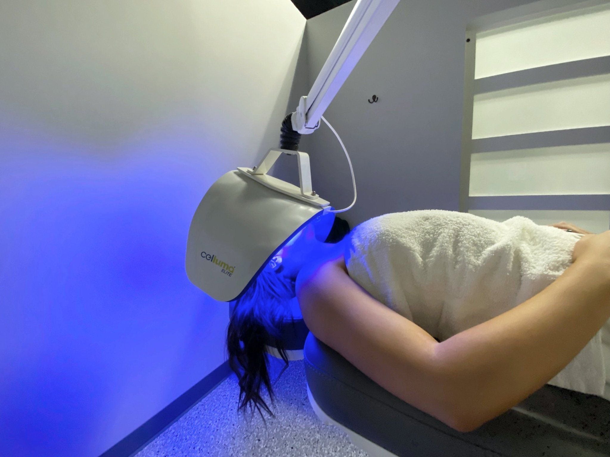 Thiết bị trị liệu điều trị mụn, trẻ hóa da, tăng sinh collagen, giảm đau, liền thương đầu xoay 360 độ - Celluma Elite