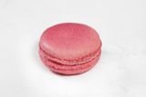 Macaron Nhân Quả Đỏ