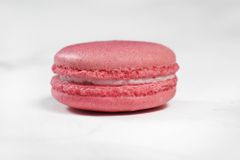 Macaron Nhân Quả Đỏ