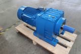 Motor giảm tốc chân đế - Vietmex