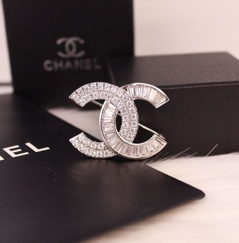  Cài Áo Chanel Đính Đá 