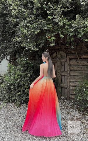 Váy Maxi Đỏ Hồng Cam Cầu Vồng 
