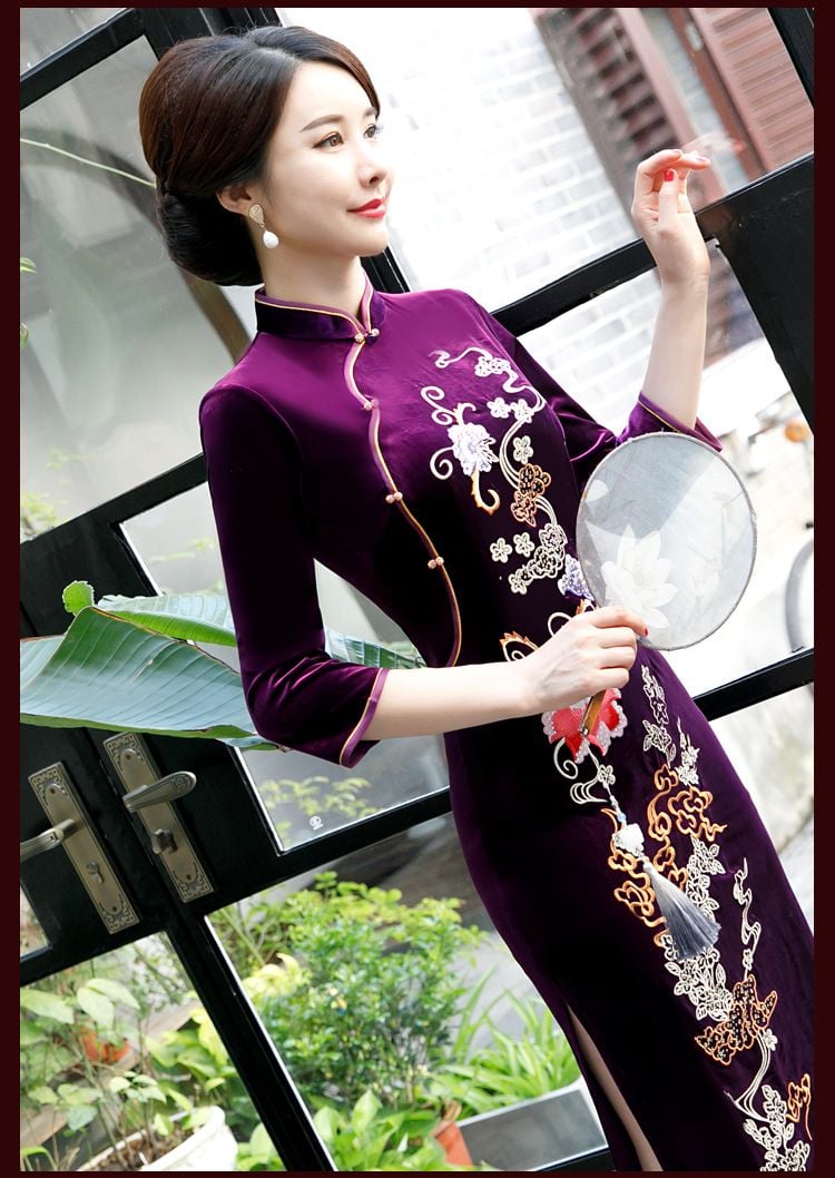 Sườn Xám Nhung Thêu Đính Hột