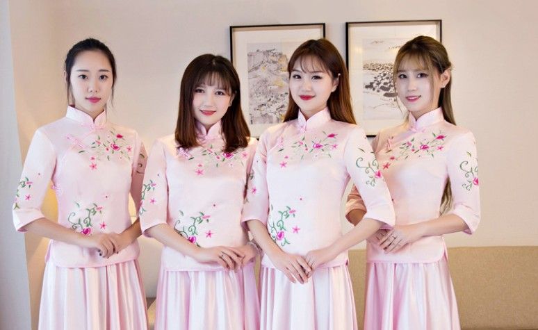 Sườn Xám Rời Bưng Quả