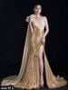 Dạ hội Kim Sa Hoa Vai một bên