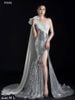 Dạ hội Kim Sa Hoa Vai một bên